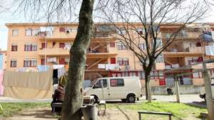 O Bairro do Cerco é um dos bairros mais degradados e com mais problemas sociais de pobreza e droga da cidade do Porto, 7 de março de 2008. (ACOMPANHA TEXTO) JOAO ABREU MIRANDA / LUSA