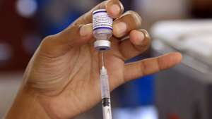 Uma vacina da Pfizer contra a Covid-19