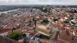Vista geral da cidade de Coimbra, visto a partir da torre da Universidade de Coimbra, a 19 de Abril de 2007.
PAULO NOVAIS / LUSA
