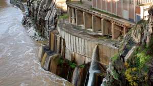 A barragem de Picote, no Douro Internacional, e uma aldeia construida a partir dela ha meio seculo, vao integrar a lista do patrimonio nacional classificado. Sabado 09 de Dezembro de 2006. (ACOMPANHA TEXTO). IVO PIRES / LUSA
