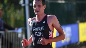 epa06941550 Alistair Brownlee of Britain in action during the running leg of the men's Triathlon race of the Glasgow 2018 European Triathlon Championships in Glasgow, Britain, 10 August 2018.  EPA/NEIL HALL