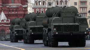epa11328543 Russian S-400 Triumf mobile surface-to-air missile systems take part in the Victory Day military parade on the Red Square in Moscow, Russia, 09 May 2024. Russia marks the 79th anniversary of the victory in World War II over Nazi Germany and its allies. The Soviet Union lost 27 million people in the war.  EPA/YURI KOCHETKOV