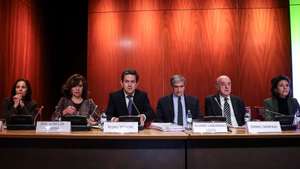 Conferência de imprensa da Comissão Independente para o Estudo dos Abusos Sexuais contra as Crianças na Igreja Católica Portuguesa, (E-D) Filipa Tavares, Ana Nunes de Almeida, Pedro Strech, Álvaro Laborinho Lúcio, Daniel Sampaio e Catarina Vasconcelos, para apresentação do relatório final, na Fundação Calouste Gulbenkian, em Lisboa, 13 de fevereiro de 2023. A Comissão Independente para o Estudo dos Abusos Sexuais de Crianças na Igreja Católica recebeu 512 testemunhos validados relativos a 4.815 vítimas desde que iniciou funções em janeiro de 2022, anunciou hoje o coordenador Pedro Strecht. MANUEL DE ALMEIDA/LUSA