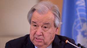 epa11834307 Secretary-General of the United Nations Antonio Guterres speaks during a press conference in Beirut, Lebanon, 18 January 2025. Antonio Guterres arrived in Beirut on 17 January for a two-day visit to meet with Lebanese officials.  EPA/WAEL HAMZEH
