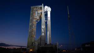 epa11380907 A handout photo made available by NASA shows a United Launch Alliance Atlas V rocket with Boeing's CST-100 Starliner spacecraft aboard illuminated by spotlights on the launch pad of Space Launch Complex 41, ahead of the NASA's Boeing Crew Flight Test at Cape Canaveral Space Force Station in Florida, USA, 30 May 2024. NASA's Boeing Crew Flight Test is the first launch with astronauts of the Boeing CFT-100 spacecraft and United Launch Alliance Atlas V rocket to the International Space Station as part of the agency’s Commercial Crew Program. The flight test, targeted for launch at 12:25 p.m. EDT on Saturday, June 1, serves as an end-to-end demonstration of Boeing’s crew transportation system and will carry NASA astronauts Butch Wilmore and Suni Williams to and from the orbiting laboratory.  EPA/NASA/Joel Kowsky MANDATORY CREDIT HANDOUT EDITORIAL USE ONLY/NO SALES HANDOUT EDITORIAL USE ONLY/NO SALES