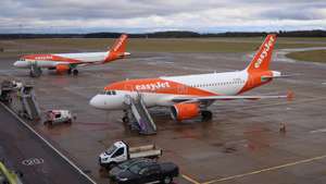 epa11858406 EasyJet planes at London Luton Airport  in Luton, Britain, 28 January 2025. Britain's Chancellor of the Exchequer, Rachel Reeves, is expected to support airport expansion at Luton, Heathrow, and Gatwick during a speech on growth next week. London Luton Airport aims to construct a new terminal and increase its capacity from 18 to 32 million passengers annually by 2040.  EPA/NEIL HALL