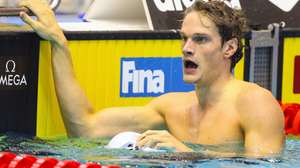 epa03820984 Yannick Agnel from France wins the 200 m individual medley event at the FINA World Swimming Championships (25m) in Berlin, Germany, 11 August 2013.  EPA/Hannibal Hanschke