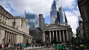 epa10522412 London's financial heart, the Bank of England in London, Britain, 14 March 2023. Concerns are growing following the collapse of the US bank SVB, that the UK could be impacted significantly. British tech start-ups could be hit hard as they find themselves unable to service payroll and other key costs. HSBC purchased SVB for one British pound to prevent a collapse the UK SVB arm.  EPA/ANDY RAIN