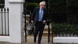 epa10536454 Britain's former Prime Minster Boris Johnson departs his home in London, Britain, 22 March 2023. Johnson is set to give evidence to MPs who are investigating accusations that he misled parliament over Partygate after breaching covid rules in 2020.  EPA/NEIL HALL