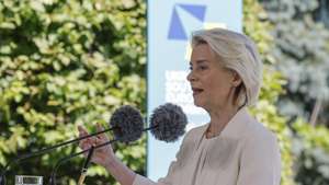 epa13113260 European Commission President Ursula Von der Leyen speaks during a joint press conference with Ukrainian President Volodymyr Zelensky (not pictured) in Kyiv, Ukraine, 15 July 2026. Ursula von der Leyen arrived in Kyiv to meet with senior Ukrainian officials amid the ongoing Russian invasion.  EPA/SERGEY DOLZHENKO
