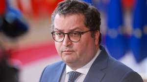 epa12661727 Portuguese State and Finance Minister Joaquim Miranda Sarmento attends the Eurogroup finance ministers attend a meeting in Brussels, Belgium, 19 January 2026. The meeting is expected to cover the state of play on Bulgaria's euro cash changeover, discuss policy priorities under the draft 2026 euro area recommendation, hear a G7 debrief, and take stock of the selection process for the next European Central Bank Vice-President.  EPA/OLIVIER HOSLET