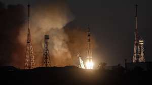 epa10196953 The Soyuz booster rocket with Soyuz MS-22 spacecraft lifts off from the launch pad in the Russian leased Baikonur cosmodrome, Kazakhstan, 21 September 2022 carrying the expedition 68/69 crew members NASA astronaut Francisco Rubio, Roscosmos cosmonauts Sergey Prokopyev and Dmitry Petelin to the International Space Station (ISS).  EPA/YURI KOCHETKOV