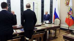 epa12960091 Russian President Vladimir Putin arrives to chair a meeting on economic issues at the Kremlin in Moscow, Russia, 15 May 2026.  EPA/MIKHAIL METZEL/SPUTNIK/KREMLIN POOL MANDATORY CREDIT