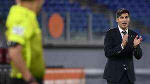 epa09203180 Roma's head coach Paulo Fonseca (R) reacts during the Italian Serie A soccer match between AS Roma and SS Lazio at the Olimpico stadium in Rome, Italy, 15 May 2021.  EPA/Riccardo Antimiani