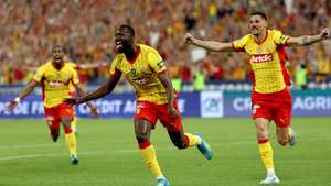 epa12985494 Abdallah Sima (C) of Lens celebrates after scoring his team's third goal during the French Cup final between RC Lens and OGC Nice in Saint-Denis, France 22 May 2026.  EPA/MOHAMMED BADRA