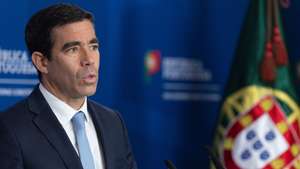 O ministro da Presidência, António Leitão Amaro, usa da palavra durante o briefing após a reunião do Conselho de Ministros, em Lisboa, 17 de julho de 2026. ANTÓNIO COTRIM/LUSA