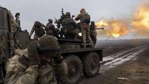 epaselect epa11036445 Ukrainian servicemen of 228 Separate Battalion of the 127th Separate Territorial Defence Brigade shoot the anti-aircraft artillery complex S-60 from their position on a frontline in Zaporizhzhia area, Ukraine, 18 December 2023. Russian troops entered Ukrainian territory in February 2022, starting a conflict that has provoked destruction and a humanitarian crisis.  EPA/YAKIV LIASHENKO