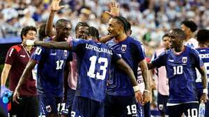 epa13084858 Sidny Lopes Cabral (no.13) of Cape Verde celebrates with teammates after scoring the 2-2 during the FIFA World Cup 2026 Round of 32 match Argentina against Cape Verde, in Miami, USA, 03 July 2026.  EPA/RONALD WITTEK