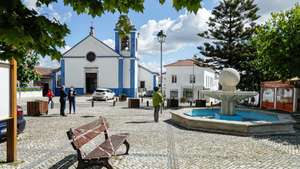 Centro de São Teotónio, que se encontra em cerca sanitária devido à elevada incidência de casos de covd-19, Odemira, 30 de abril de 2021. O concelho alentejano de Odemira também integra o grupo de municípios que não avançam para a última fase do desconfinamento, tendo o executivo decretado uma cerca sanitária às freguesias de São Teotónio e de Almograve, devido à elevada incidência de casos de covid-19, sobretudo em trabalhadores do setor agrícola. LUÍS FORRA/LUSA