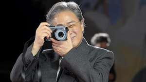 epa12334924 South Korean director Park Chan-wook arrives for the premiere of 'Eojjeol Suga Eopda' (No Other Choise) during the 82nd annual Venice International Film Festival, in Venice, Italy, 29 August 2025. The film festival runs from 27 August to 06 September 2025.  EPA/RICCARDO ANTIMIANI