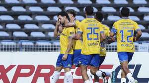 O jogador do Estoril Praia Pizzi festeja após marcar um golo contra o Belenenses durante o jogo de futebol da 3.ª eliminatória da Taça de Portugal, disputado no Estádio do Restelo, em Lisboa, 19 de outubro de 2025. RODRIGO ANTUNES/LUSA
