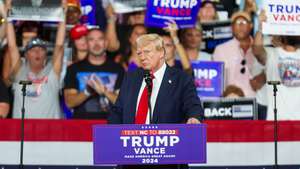 epa11494911 Republican presidential candidate Donald J. Trump speaks during a campaign rally at Bojangles Coliseum in Charlottle, North Carolina, USA, 24 July 2024.  EPA/DAVID JENSEN