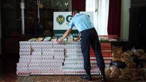 A GNR anunciou hoje o desmantelamento de uma rede ibérica organizada que se dedicava à produção e comercialização ilícita de cigarros e de outros produtos de tabaco em Portugal e em Espanha, após dois anos de investigação, Porto, 21 de julho 2021. ESTELA SILVA/LUSA