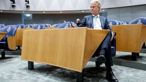 epa12386619 Geert Wilders of the Party for Freedom (PVV) looks on before the start of the second day of the General Political Debate in The Hague, The Netherlands, 18 September 2025. The House of Representatives is discussing the budget presented by the cabinet on Budget Day.  EPA/REMKO DE WAAL