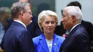 epa13308751 (L-R) Finnish Prime Minister Petteri Orpo, European Commission President Ursula von der Leyen, and European Council President Antonio Costa chat on the second day of a European Council summit in Brussels, Belgium, 16 October 2026. European Union (EU) heads of state and government are meeting with Ukrainian President Zelensky as they focus on continued support for Ukraine, European defence and security, Russia-linked hybrid threats, migration, and the situation in the Middle East.  EPA/OLIVIER HOSLET