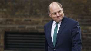 epa10054501 Britain's Defence Secretary Ben Wallace arrives at 10 Downing Street in London, Britain, 06 July 2022. British Prime Minister Boris Johnson is facing questions about the future of his premiership following the resignation of two senior government ministers, the Chancellor of the Exchequer and the Health Secretary.  EPA/TOLGA AKMEN