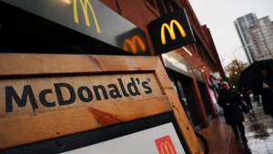 epa10974805 A McDonald’s fast food restaurant in London, Britain, 14 November 2023. The boss of McDonald's UK Alistair Macrow, has admitted the fast-food chain is receiving between one or two sexual harassment claims a week. Macrow stated to MP’s following a BBC investigation, that the fast food giant has received more than four hundred complaints from its workers over the last three months.  EPA/ANDY RAIN