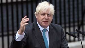 epa10163117 Outgoing British Prime Minister Boris Johnson makes a farewell speech at Downing Street, London, Britain, 06 September 2022. Boris Johnson will formally relinquish his role to Queen Elizabeth at Balmoral before the new Prime Minister is appointed.  EPA/STUART BROCK