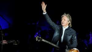 epa07466094 British singer Paul McCartney performs during the concert of the tour 'The Freshen Up' at the Allianz Parque in Sao Paulo, Brazil, 26 March 2019.  EPA/SEBASTIAO MOREIRA PHOTO TO BE USED SOLELY TO ILLUSTRATE NEWS REPORTING ON THE EVENT DEPICTED IN THIS IMAGE  NO SALES/NO ARCHIVES