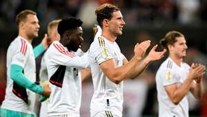 epa10150794 Bayern&#039;s Leon Goretzka (2-R) and his teammates celebrate after winning the German DFB Cup first round soccer match between Viktoria Koeln and Bayern Muenchen in Cologne, Germany, 31 August 2022.  EPA/SASCHA STEINBACH CONDITIONS - ATTENTION: The DFB regulations prohibit any use of photographs as image sequences and/or quasi-video.