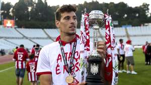 Desportivo das Aves player Alexandre Guedes celebrates with the trophee after winning the Portugal Cup Final against Sporting CP at Jamor Stadium in Oeiras, outskirts of Lisbon, Portugal, 20 of May 2018. ANTONIO COTRIM/LUSA