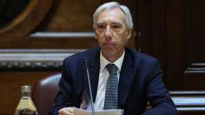 O anterior ministro da Defesa Nacional e atual ministro dos Negócios Estrangeiros, João Gomes Cravinho,  durante a audição na na Comissão Defesa Nacional  no âmbito do alegado esquema de corrupção que envolveu, entre outras, as obras de reabilitação do Hospital Militar de Belém, na Assembleia da República, em Lisboa, 08 de fevereiro de 2023. ANTÓNIO COTRIM/LUSA