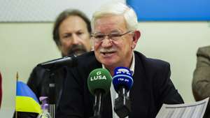José Abraão, presidente da FESAP (Federação de Sindicatos da Administração Pública), fala aos jornalistas durante a conferência de imprensa na sede da FESAP, Lisboa, 17 de janeiro de 2023.  MANUEL DE ALMEIDA/LUSA