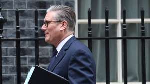 epa12891392 British Prime Minister Keir Starmer departs his official residence at 10 Downing Street to attend Prime Minister's Questions at the Parliament, in London, Britain, 15 April 2026.  EPA/NEIL HALL
