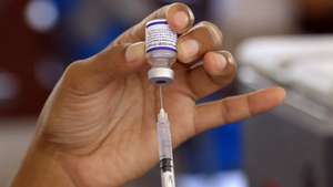 Uma vacina da Pfizer contra a Covid-19