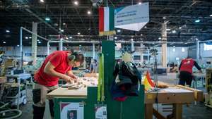 epa07048090 One of the contestants of the Carpenters' Competition in action during the EuroSkills, a biannual competition of the best young skilled professionals of Europe in Hungexpo Fair Center in Budapest, Hungary, 26 September 2018. Some 600 well-trained competitors from 28 countries will demonstrate their skills to 500 professionals and jury members during the three-day contest.  EPA/ZOLTAN BALOGH  HUNGARY OUT