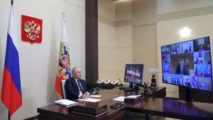 epa09887696 Russian President Vladimir Putin chairs a meeting on the development of the Russian Arctic zone via videoconference at the Novo-Ogaryovo state residence outside Moscow, Russia, 13 April 2022.  EPA/MIKHAIL KLIMENTYEV / KREMLIN POOL / SPUTNIK / POOL MANDATORY CREDIT