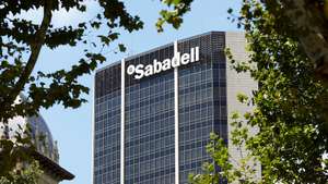 epa08979890 (FILE) View of the Sabadell bank headquarters in Barcelona, Spain, 28 July 2017 (reissued 01 January 2021). Spanish leading bank Banco Sabadell reported their 4th quarter 2020 results, saying they made a 'profit of two million euros after allocating 2,275 million euro in provisions due to Covid-19, selling NPA portfolios and executing on its restructuring plan'.  EPA/ALEJANDRO GARCÍA *** Local Caption *** 56502202