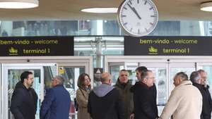 Associados da Associação Sindical dos Profissionais da Polícia (ASPP), participam na concentração no final de um plenário que decorreu no aeroporto Humberto Delgado, em Lisboa, 29 de janeiro de 2026. ANTÓNIO COTRIM/LUSA
