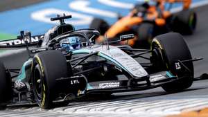 epa13184237 Mercedes driver George Russell of Britain competes in the Sprint race at the Circuit Zandvoort racetrack in Zandvoort, Netherlands, 22 August 2026. The 2026 Formula 1 Dutch Grand Prix is held on 23 August.  EPA/Sander Koning