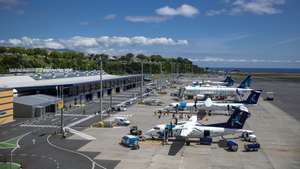 Aviões da Azores Airlines, no Aeroporto João Paulo II em Ponta Delgada, Açores, 11 de outubro de 2023. A privatização dos consórcios interessados na empresa da SATA apresentaram novas ofertas de 7,026 euros e 6,60 euros por ação. Decisão final será tomada até ao início de Outubro. EDUARDO COSTA/LUSA