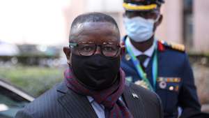 epa09766154 Sierra Leone's President Julius Maada Bio arrives for the first day of a European Union (EU) African Union (AU) summit at The European Council Building in Brussels, Belgium, 17 February 2022.  EPA/JOHN THYS / POOL
