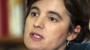 A ministra da Presidência, Mariana Vieira da Silva, disse hoje que Portugal tem equipas prontas para contactar todas as pessoas que cheguem da Ucrânia, para melhor ir ao encontro das necessidades, havendo já milhares de respostas de alojamento e de emprego, Lisboa, 07 de março de 2022. Em entrevista à agência Lusa, Mariana Vieira da Silva explicou que a vinda para Portugal de pessoas que fogem da guerra na Ucrânia está enquadrada no trabalho que os vários países da Europa estão a fazer de “pegar no total de refugiados e fazer uma redistribuição por todos os países”. MANUEL DE ALMEIDA/LUSA