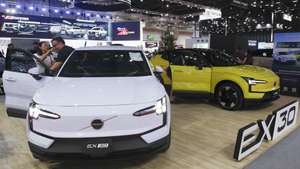 epa11566714 Visitors inspect Volvo EX30 cars displayed at the Big Motor Sale 2024 automobile showcasing event in Bangkok, Thailand, 27 August 2024. Thailand auto market continues to slow down with the total domestic car sales from January to July 2024 declined by 23.71 percent due to the household debt causing the stricter loan approve to auto buyers by financial institutions, while the electric vehicles managed to growth by 6.9 percent in sales, according to Surapong Paisitpatanapong, adviser to the chairman and spokesman of the automotive industry group at the Federation of Thai Industries (FTI).  EPA/RUNGROJ YONGRIT