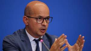 O ministro de Estado e das Finanças, João Leão, durante uma conferência de imprensa, sobre medidas de mitigação do aumento dos preços dos combustíveis, no Ministério das Finanças, em Lisboa, 4 de março de 2022. MANUEL DE ALMEIDA/LUSA