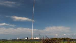 epaselect epa12961830 NASA's SpaceX CRS-34 mission lifts off aboard a Dragon cargo spacecraft on a Falcon 9 rocket from Space Launch Complex 40 at Cape Canaveral Space Force Station in Cape Canaveral, Florida, USA, 15 May 2026. The CRS-34 commercial resupply mission is delivering about 2,950 kilograms of research, supplies and hardware to the International Space Station.  EPA/CRISTOBAL HERRERA-ULASHKEVICH